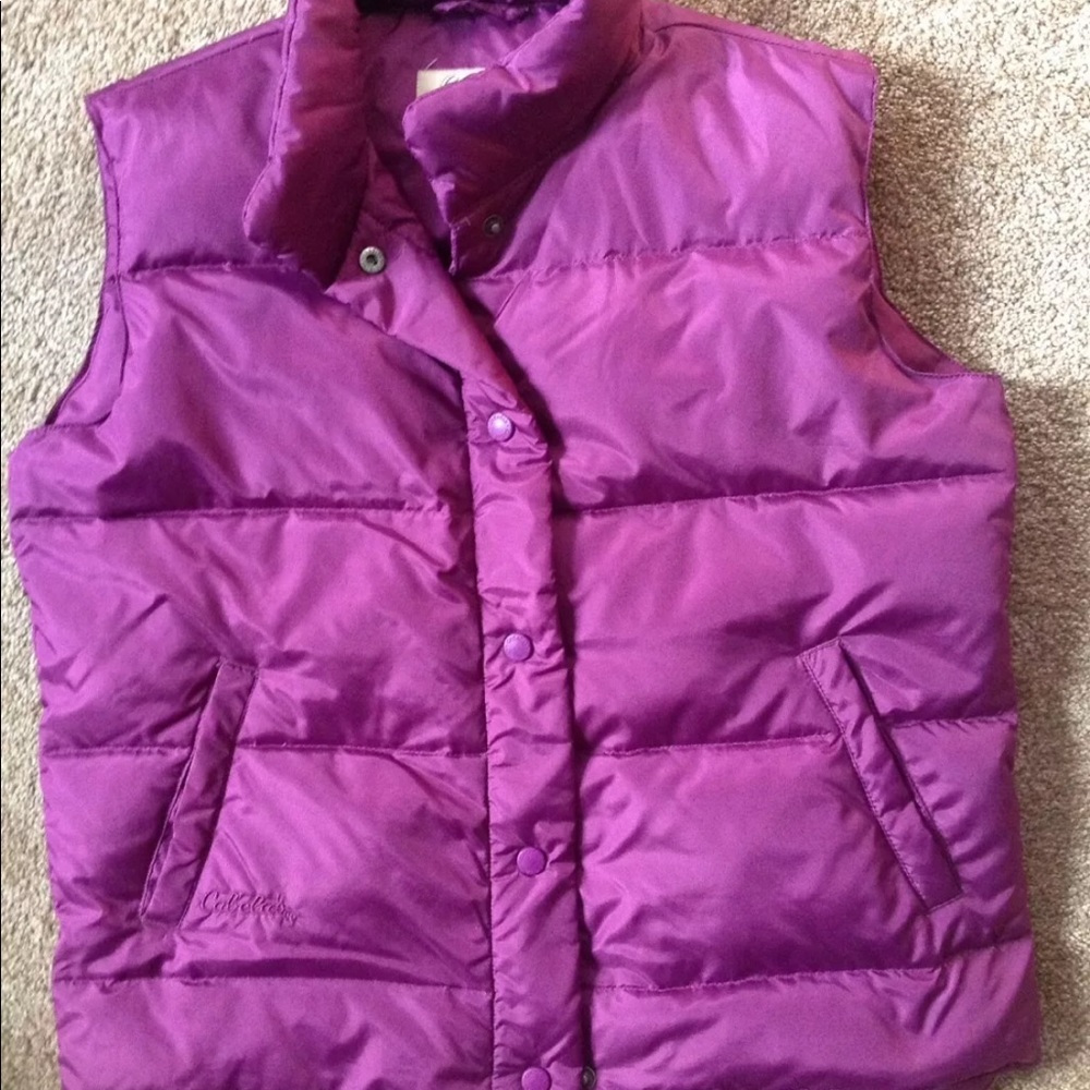CABELA’S Down Vest S ( but roomy)
